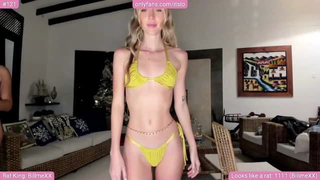 Gallery image thumbnail from ItsLo's myfreecams stream on, 12/06/2023, 05:38 image 5 of 20
