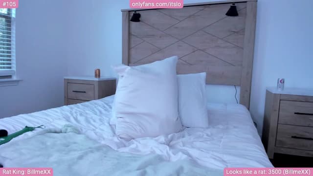 Gallery image thumbnail from ItsLo's myfreecams stream on, 04/29/2024, 21:52 image 17 of 20
