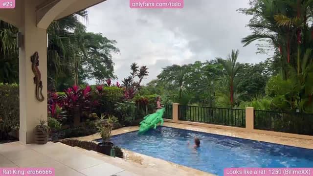 Gallery image thumbnail from ItsLo's myfreecams stream on, 05/25/2024, 24:11 image 8 of 20