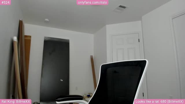 Gallery image thumbnail from ItsLo's myfreecams stream on, 07/24/2024, 21:39 image 12 of 20
