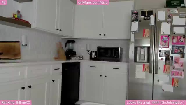 Gallery image thumbnail from ItsLo's myfreecams stream on, 08/10/2024, 21:23 image 18 of 20