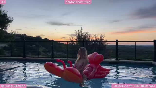 Gallery image thumbnail from ItsLo's myfreecams stream on, 08/15/2024, 02:02 image 8 of 20
