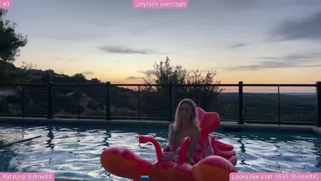 Gallery image thumbnail from ItsLo's myfreecams stream on, 08/15/2024, 02:02 image 9 of 20