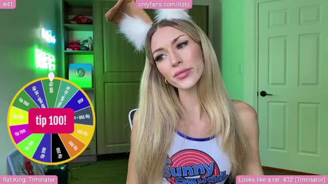 Gallery image thumbnail from ItsLo's myfreecams stream on, 10/20/2024, 19:21 image 14 of 20