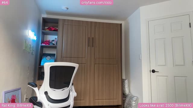 Gallery image thumbnail from ItsLo's myfreecams stream on, 11/04/2024, 22:54 image 15 of 20