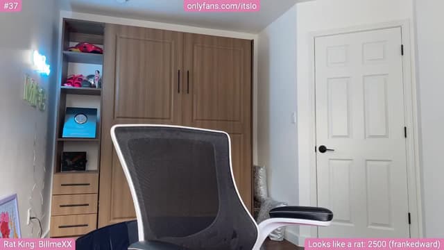 Gallery image thumbnail from ItsLo's myfreecams stream on, 11/07/2024, 22:33 image 17 of 20