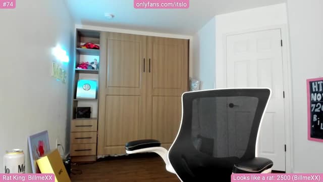 Gallery image thumbnail from ItsLo's myfreecams stream on, 11/20/2024, 03:14 image 17 of 20
