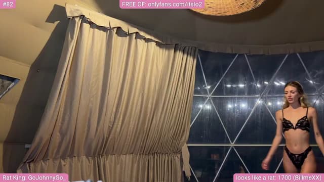 Gallery image thumbnail from ItsLo's myfreecams stream on, 12/20/2024, 02:08 image 15 of 20
