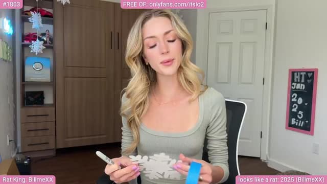 Gallery image thumbnail from ItsLo's myfreecams stream on, 01/06/2025, 23:31 image 4 of 20