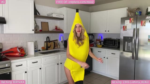 Gallery image thumbnail from ItsLo's myfreecams stream on, 03/15/2025, 19:36 image 17 of 20