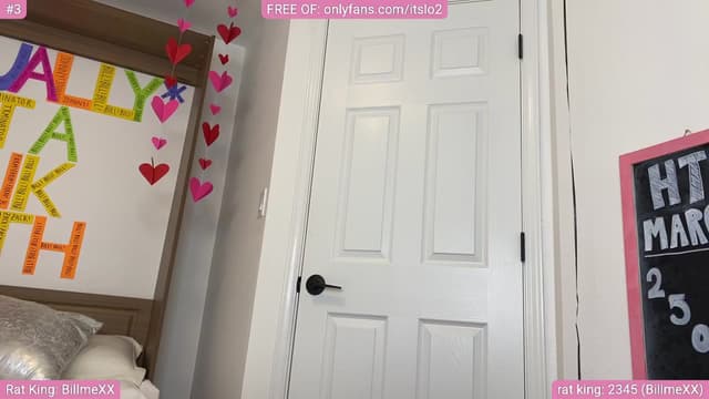 Gallery image thumbnail from ItsLo's myfreecams stream on, 03/17/2025, 03:54 image 10 of 20