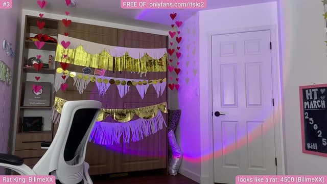 Gallery image thumbnail from ItsLo's myfreecams stream on, 03/19/2025, 02:18 image 13 of 20