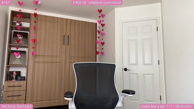Gallery image thumbnail from ItsLo's myfreecams stream on, 06/17/2025, 21:00 image 6 of 20