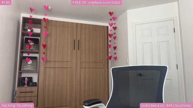 Gallery image thumbnail from ItsLo's myfreecams stream on, 06/25/2025, 20:43 image 13 of 20