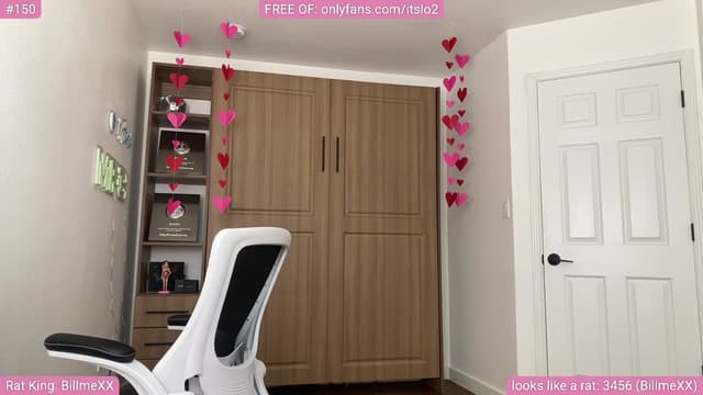 Gallery image thumbnail from ItsLo's myfreecams stream on, 07/29/2025, 21:10 image 8 of 20