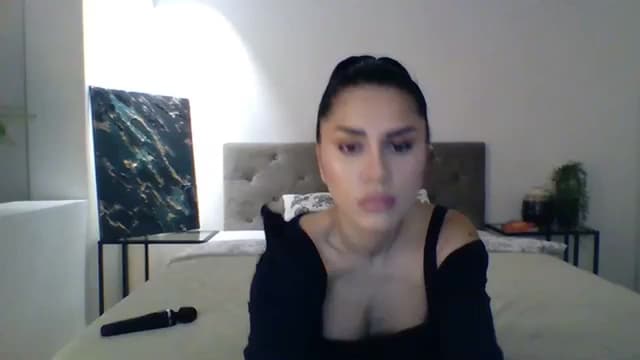 Gallery image thumbnail from ItsMe's myfreecams stream on, 11/16/2023, 10:45 image 1 of 20