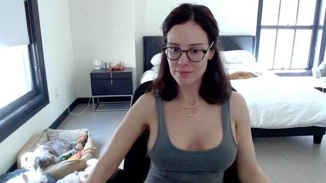 Gallery image thumbnail from Ivy__'s myfreecams stream on, 06/28/2023, 22:20 image 16 of 20