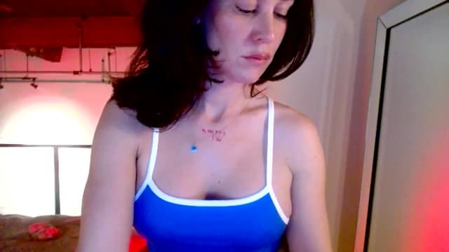 Gallery image thumbnail from Ivy__'s myfreecams stream on, 06/14/2024, 08:06 image 10 of 20