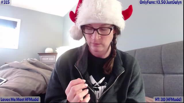 Gallery image thumbnail from Jalyn's myfreecams stream on, 12/28/2022, 21:29 image 8 of 20