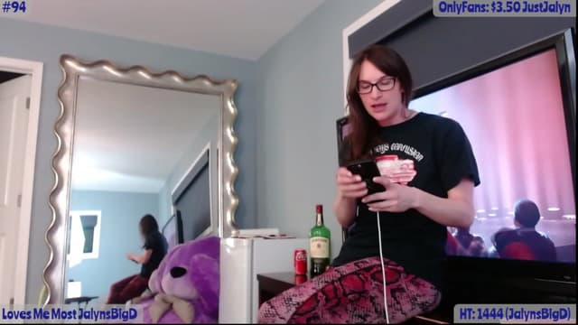 Gallery image thumbnail from Jalyn's myfreecams stream on, 02/15/2023, 24:32 image 13 of 20