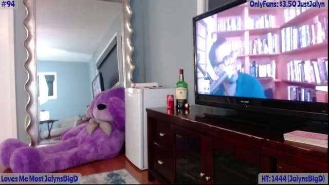 Gallery image thumbnail from Jalyn's myfreecams stream on, 02/15/2023, 24:32 image 17 of 20