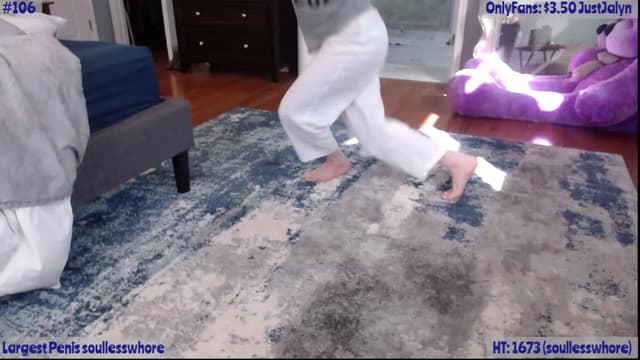 Gallery image thumbnail from Jalyn's myfreecams stream on, 02/19/2023, 17:17 image 9 of 20