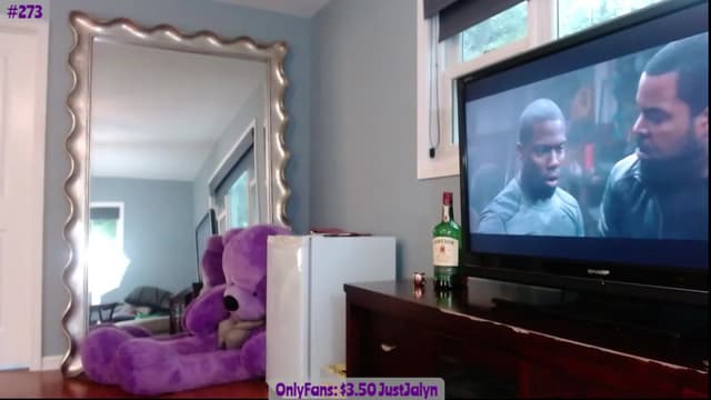 Gallery image thumbnail from Jalyn's myfreecams stream on, 08/05/2023, 14:10 image 12 of 20