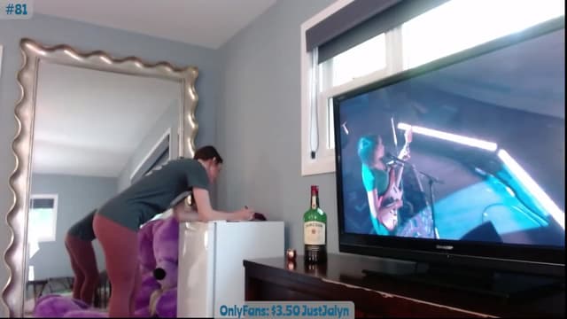 Gallery image thumbnail from Jalyn's myfreecams stream on, 08/17/2023, 22:14 image 17 of 20