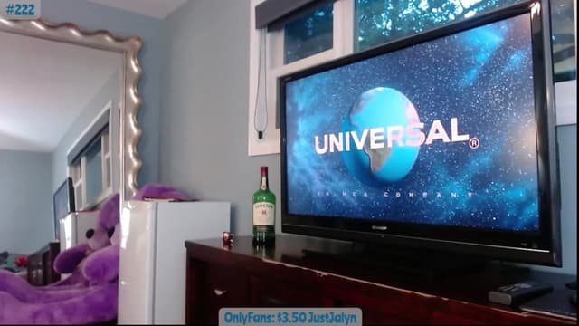 Gallery image thumbnail from Jalyn's myfreecams stream on, 09/27/2023, 24:07 image 2 of 20