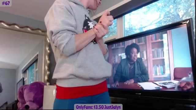 Gallery image thumbnail from Jalyn's myfreecams stream on, 10/09/2023, 23:10 image 13 of 20