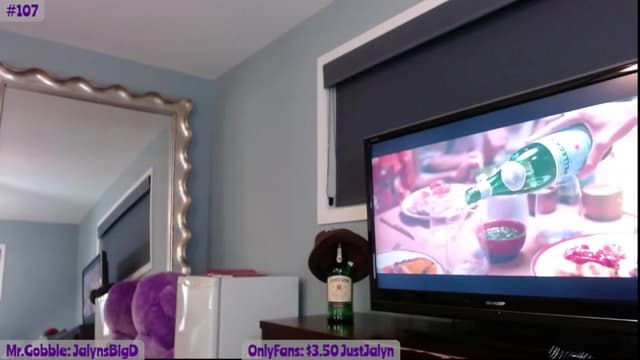 Gallery image thumbnail from Jalyn's myfreecams stream on, 11/07/2023, 23:17 image 12 of 20