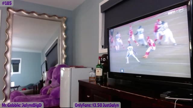 Gallery image thumbnail from Jalyn's myfreecams stream on, 11/21/2023, 03:23 image 17 of 20