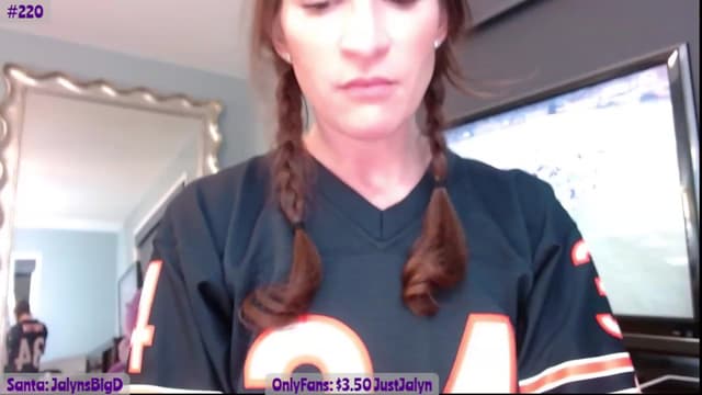 Gallery image thumbnail from Jalyn's myfreecams stream on, 11/28/2023, 03:10 image 11 of 20