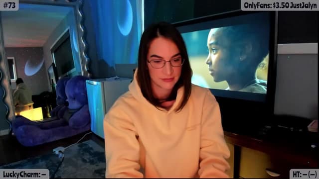Gallery image thumbnail from Jalyn's myfreecams stream on, 04/01/2025, 24:00 image 3 of 20