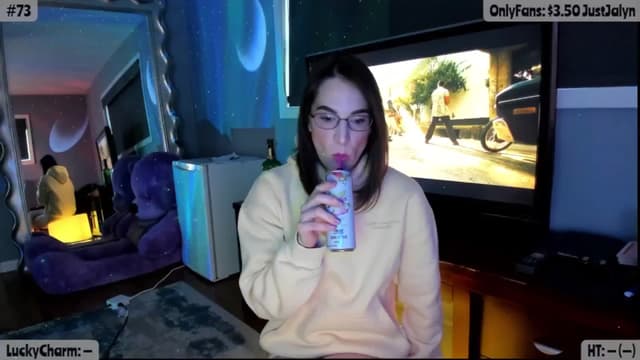 Gallery image thumbnail from Jalyn's myfreecams stream on, 04/01/2025, 24:00 image 1 of 20