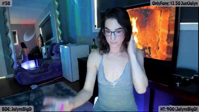 Gallery image thumbnail from Jalyn's myfreecams stream on, 04/03/2025, 22:14 image 10 of 20