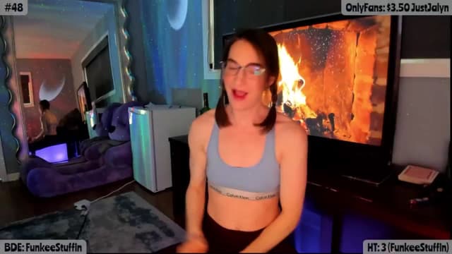 Gallery image thumbnail from Jalyn's myfreecams stream on, 04/04/2025, 23:31 image 13 of 20