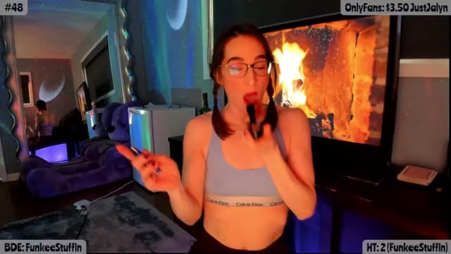 Gallery image thumbnail from Jalyn's myfreecams stream on, 04/04/2025, 23:31 image 5 of 20