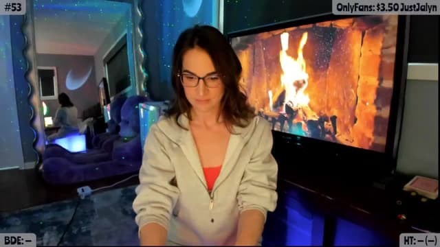 Gallery image thumbnail from Jalyn's myfreecams stream on, 04/11/2025, 24:02 image 4 of 20