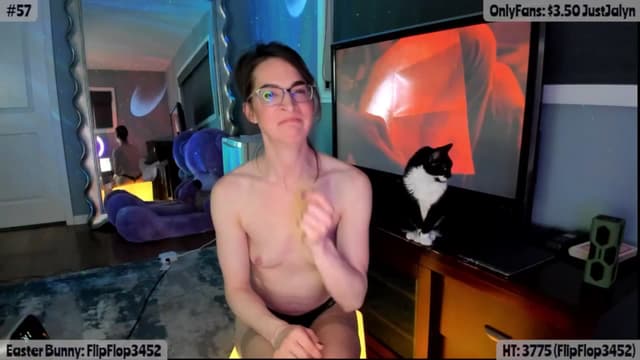 Gallery image thumbnail from Jalyn's myfreecams stream on, 04/16/2025, 01:32 image 8 of 20