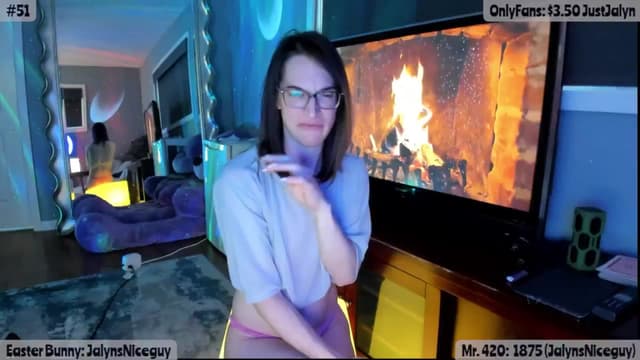 Gallery image thumbnail from Jalyn's myfreecams stream on, 04/22/2025, 24:26 image 17 of 20