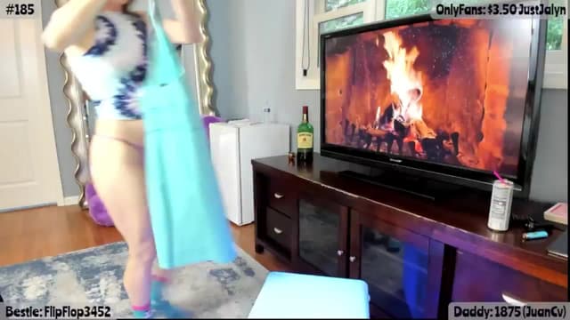 Gallery image thumbnail from Jalyn's myfreecams stream on, 07/03/2025, 01:33 image 2 of 20