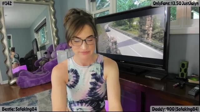 Gallery image thumbnail from Jalyn's myfreecams stream on, 08/22/2025, 24:03 image 7 of 20