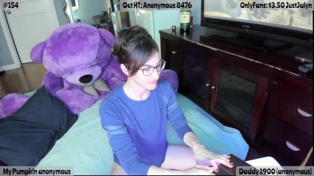 Gallery image thumbnail from Jalyn's myfreecams stream on, 10/23/2025, 24:02 image 17 of 20