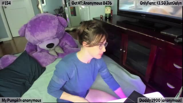 Gallery image thumbnail from Jalyn's myfreecams stream on, 10/23/2025, 01:35 image 9 of 20