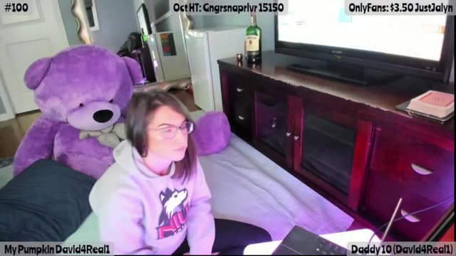 Gallery image thumbnail from Jalyn's myfreecams stream on, 10/25/2025, 24:03 image 17 of 20