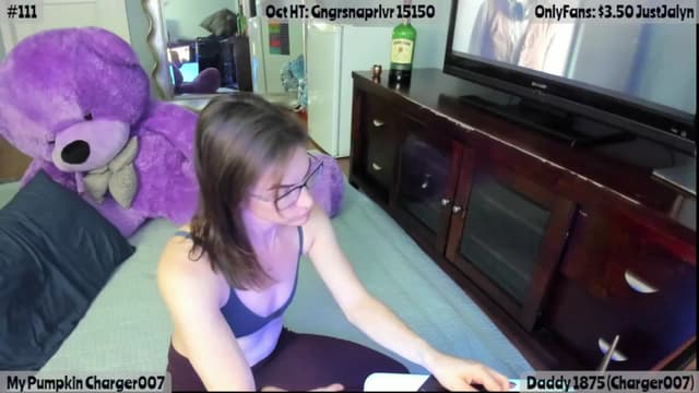 Gallery image thumbnail from Jalyn's myfreecams stream on, 10/28/2025, 24:02 image 16 of 20