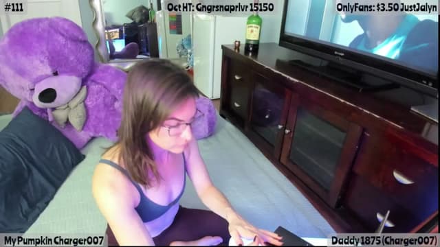 Gallery image thumbnail from Jalyn's myfreecams stream on, 10/28/2025, 01:22 image 13 of 20