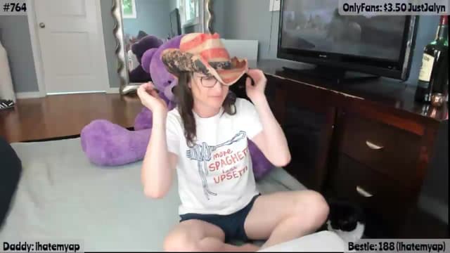 Gallery image thumbnail from Jalyn's myfreecams stream on, 07/04/2026, 14:59 image 5 of 20