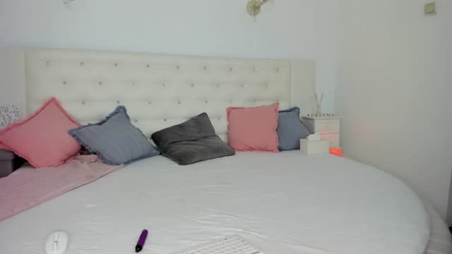 Gallery image thumbnail from Joyxs's myfreecams stream on, 11/18/2022, 15:43 image 11 of 20